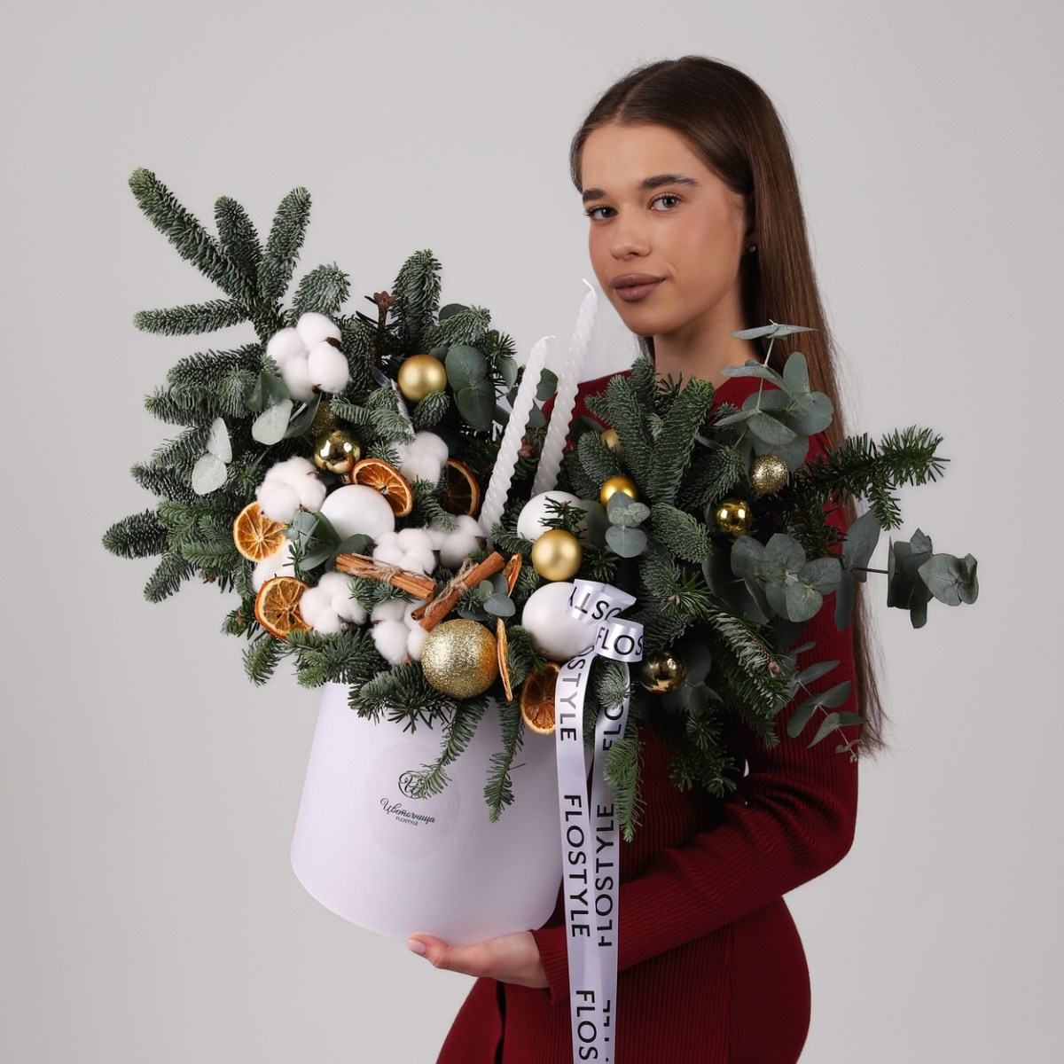 Зимняя новогодняя композиция со свечами